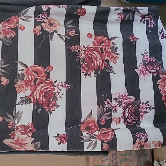 Torrid Raglan top - Picture 4 of 4